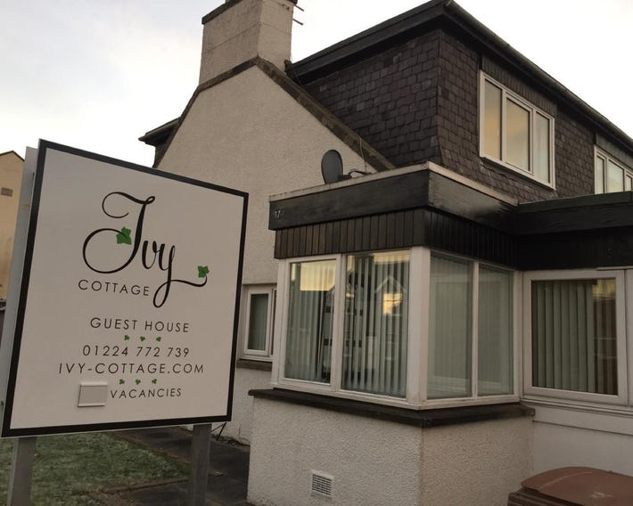 Ivy Cottage-Serviced accommodation