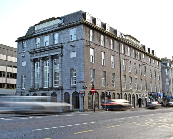 Royal Athenaeum Suites