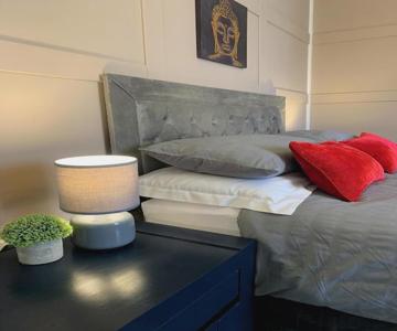 Springfield Apartment - Train to Glasgow or Edinburgh - Private Parking & Wifi
