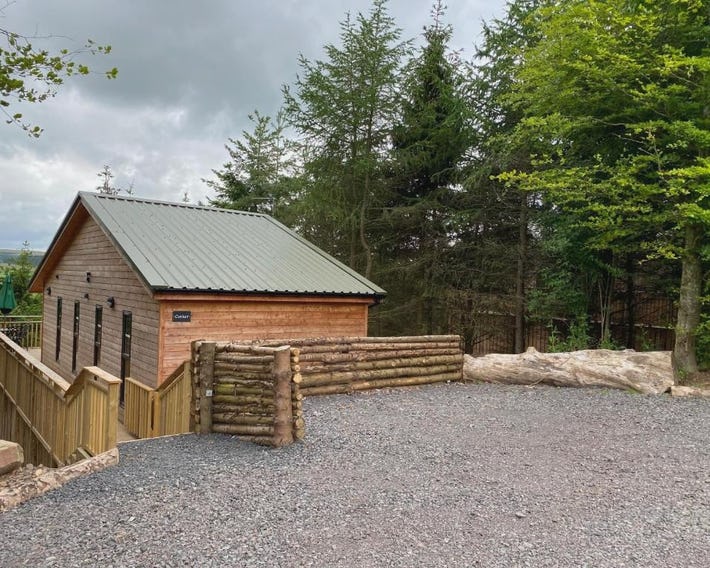 Holly Berry Lodge with Hot Tub