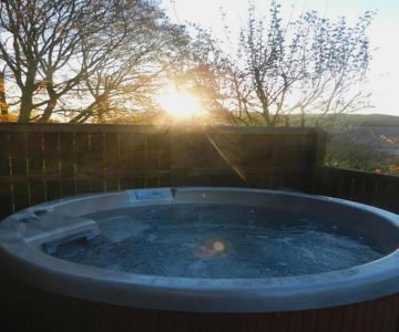 Silver Birch Lodge With Hot Tub