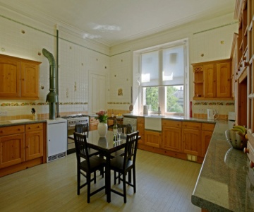 Royal Gardens Apartments