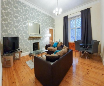 Linburn House Apartment