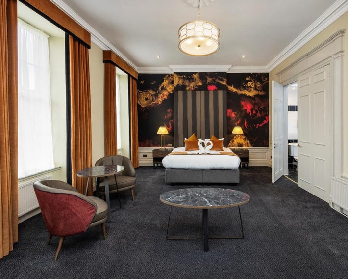 Albany Hotel