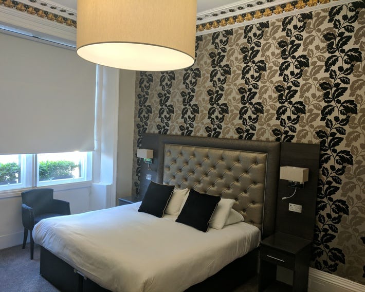 The Edinburgh Lodge
