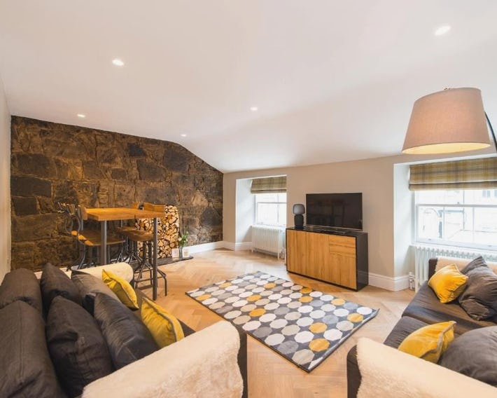 City Centre, Newly Refurbished Stylish Apartment