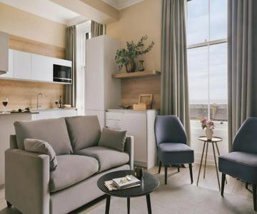 Thistle Suites Royal Garden