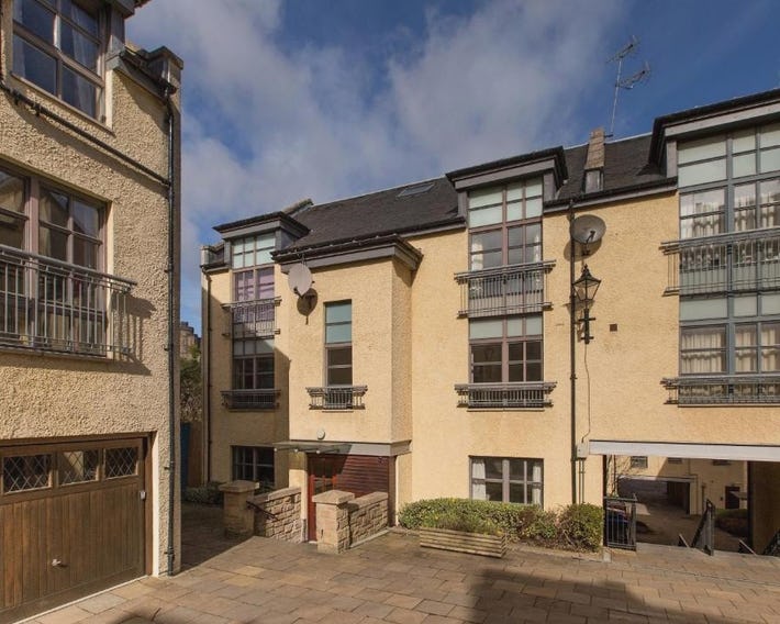 Old Tolbooth Wynd - 393