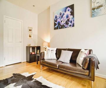 Joivy Bright Royal Mile Apartment