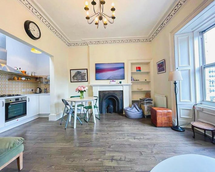 Open Plan 2 Bed Apt, Near Edinburgh Castle