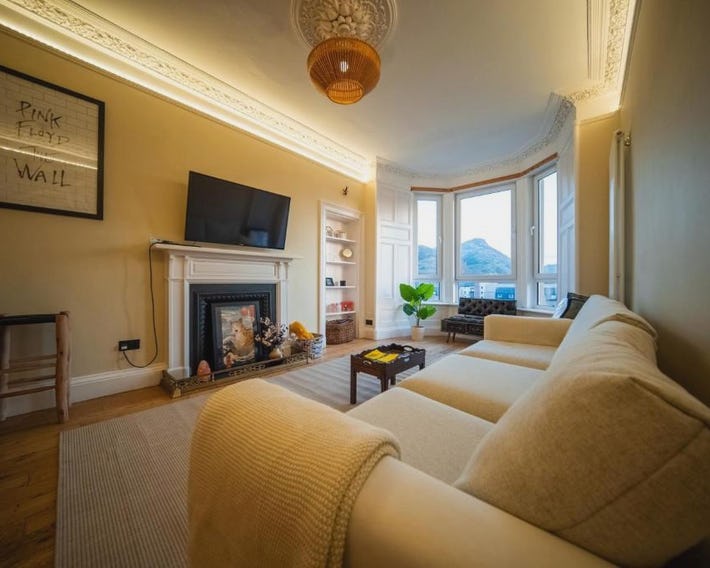 spacious flat, close to the city centre with scenic views