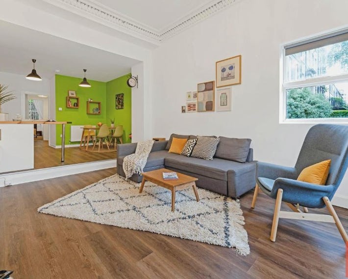 Cheerful Stays: Spacious Flat in Vibrant Leith
