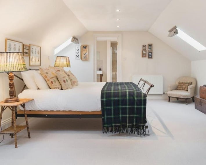 Super Central - Georgian Double Upper Flat with Castle Views in New Town
