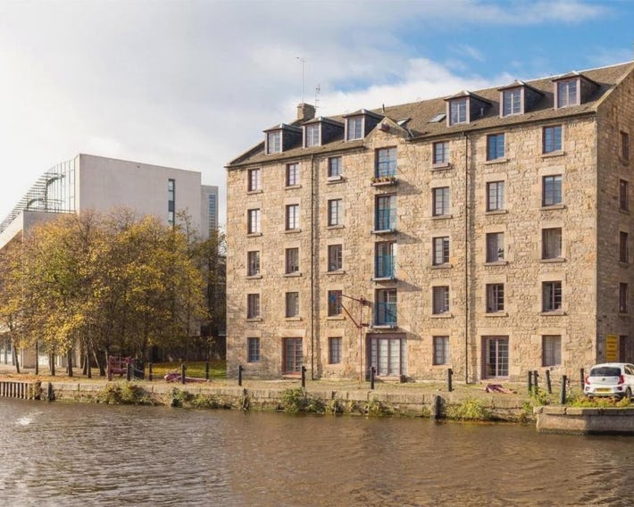 Lovely 2 Bedroom B-listed converted Whisky bond