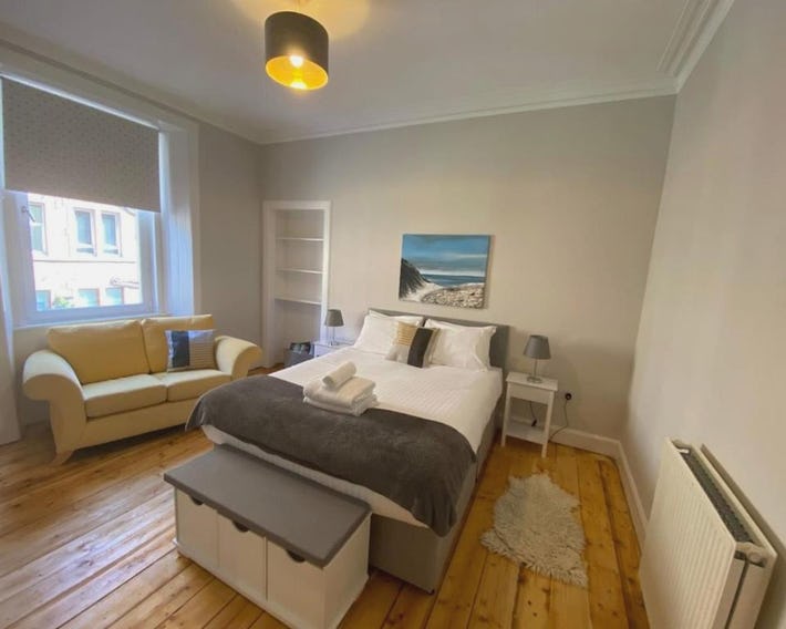Gorgeous 2 bed, city apartment