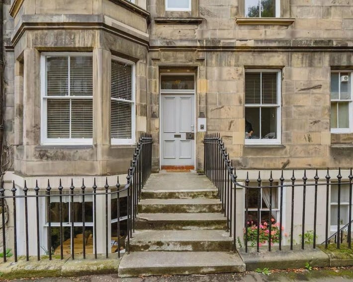 maindoor private entrance apartment
