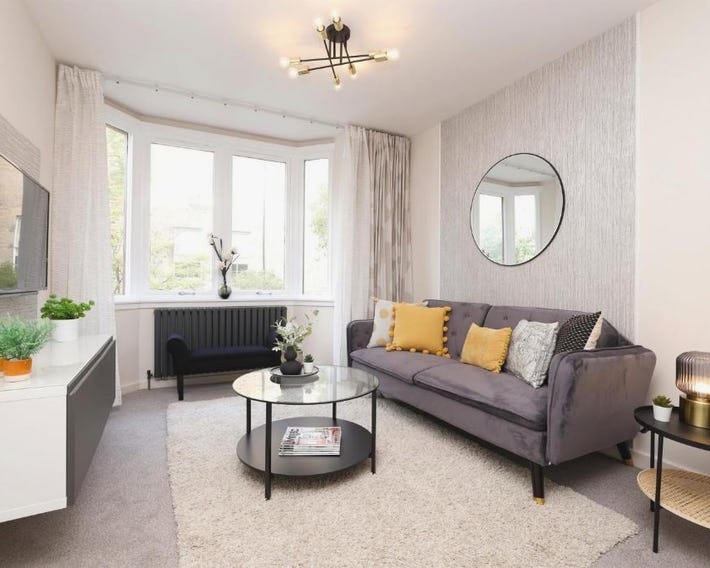 JOIVY Modern 1 bed Flat in West End, close to Princes Gardens
