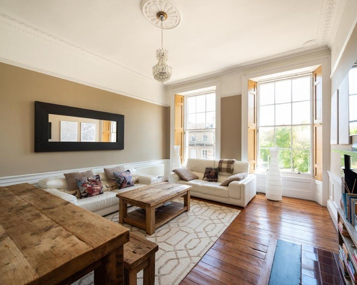 Windsor Street Apartment