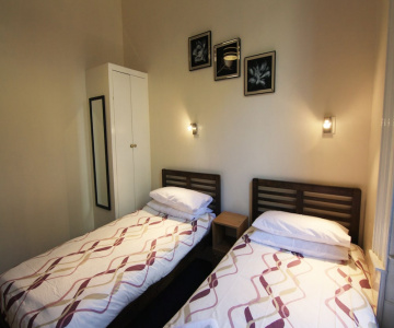 Hampton Court Guest House