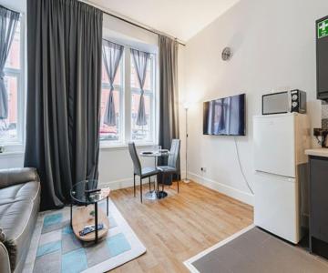 Stunning Ground Floor Flat In Southside.