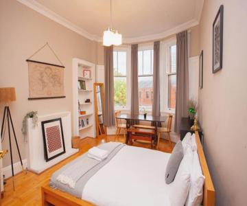 Beautiful 2 Bed Apartment Rose St
