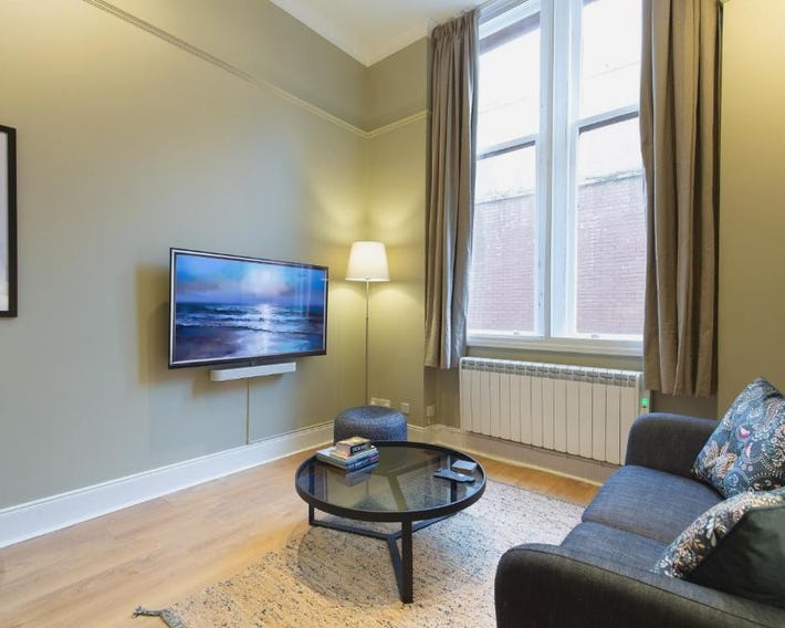 Quiet City Centre, King & Sofa Bed