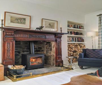 Central Hawick Spacious Stylish Flat With Log Burner