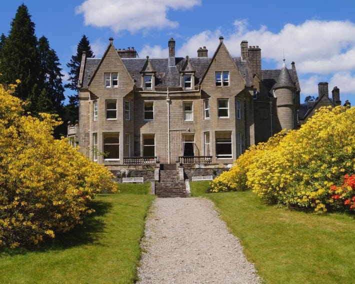 Glengarry Castle Hotel