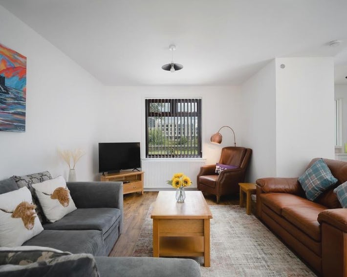 Ness Riverfront Holiday Home - City Centre