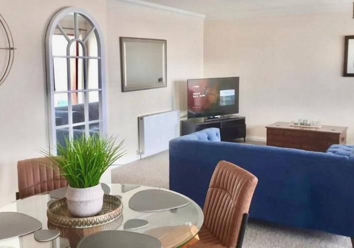 Riverview Apartment 2 bed, 2 bath, Free Parking / WiFi