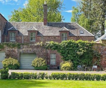 Reidochie Stables Luxury Haven Overlooking Garden