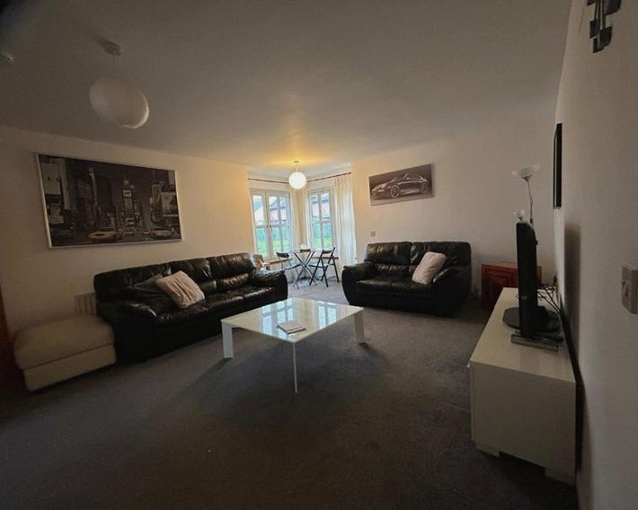Spacious Modern Apartment