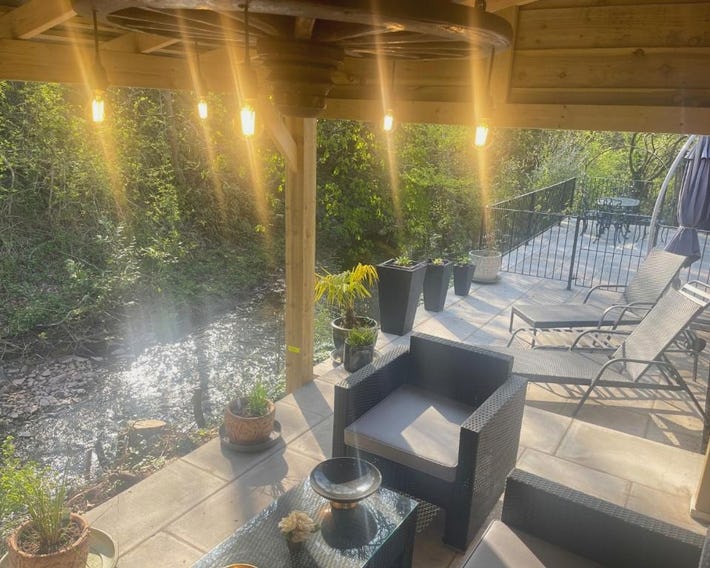 Riverside 2 Bedroom Townhouse with Car Charger
