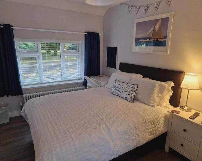 Room on Heath Park