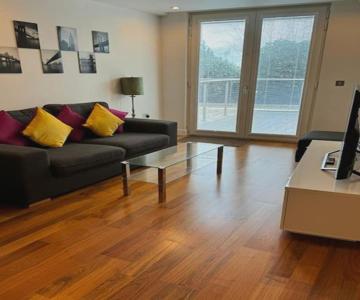Modern Apt Cardiff City Centre - Prime Location