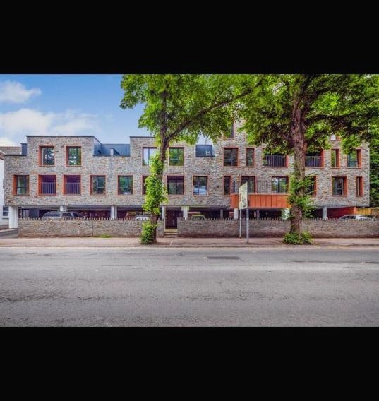 The Duplex at Sophia Mews with free parking