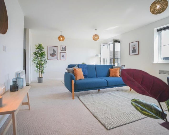 Stylish Apartment with Private Parking