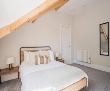 2-bed · City Centre · Sleeps 4