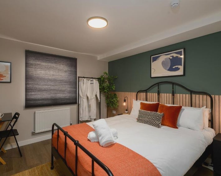 Benjamin Suite - Modern 3BR Apartment with Parking & WIFI