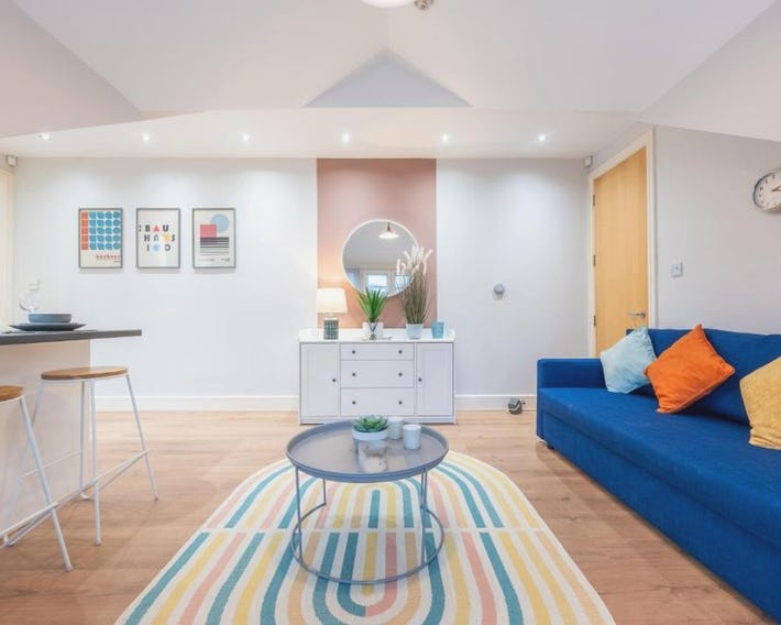 2 Bed Apartment - Cardiff City Centre - Free Parking