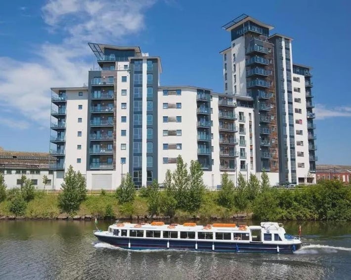Cardiff Bay, City centre apartment