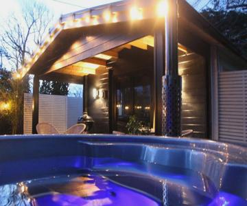 Caban Y Tan Dderwen with private Wood Fired Hot Tub