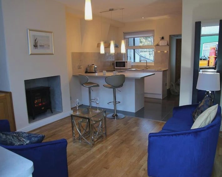 Charming Mid Terrace Cottage