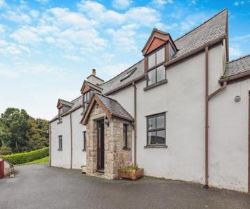 3 Bed in Denbigh oc-waf147