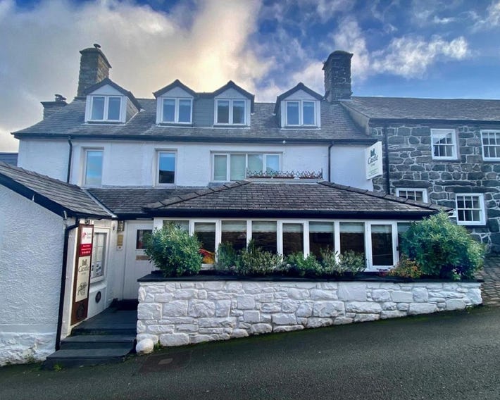 Castle Cottage Inn