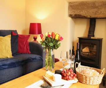 Pet-friendly Logburner Horse Stable Views