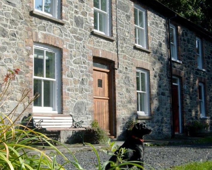 Bronfelin & Troed-y-Rhiw Holiday Cottage
