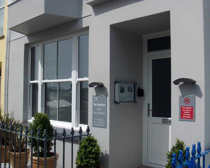 Farnham Hotel