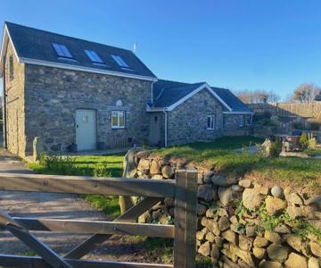 Bwthyn Gwenyn Yr Haf