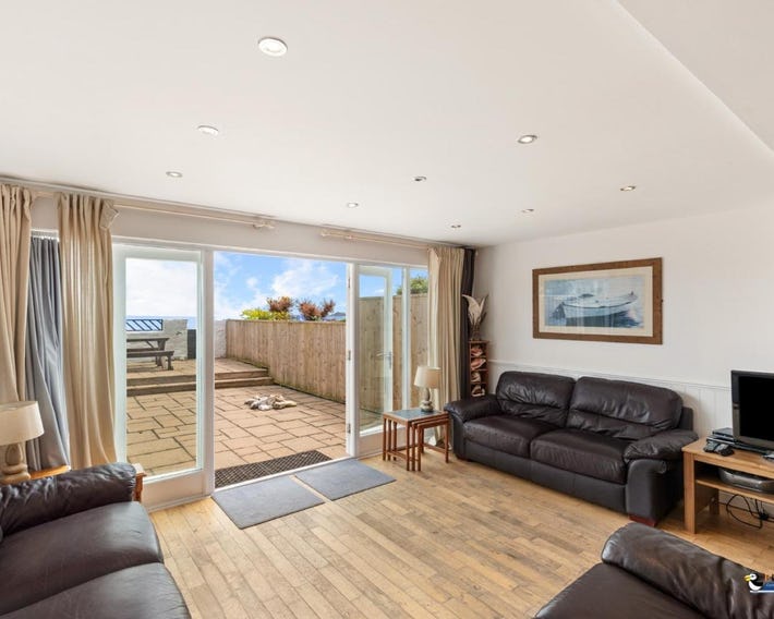 Kilmore - Beach Front House, Direct Beach Access, Spectacular Sea Views